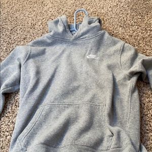 grey nike sweatshirt